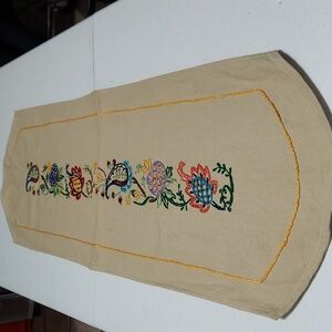 Beautiful Embroidery runner, Hand made(InvS112)